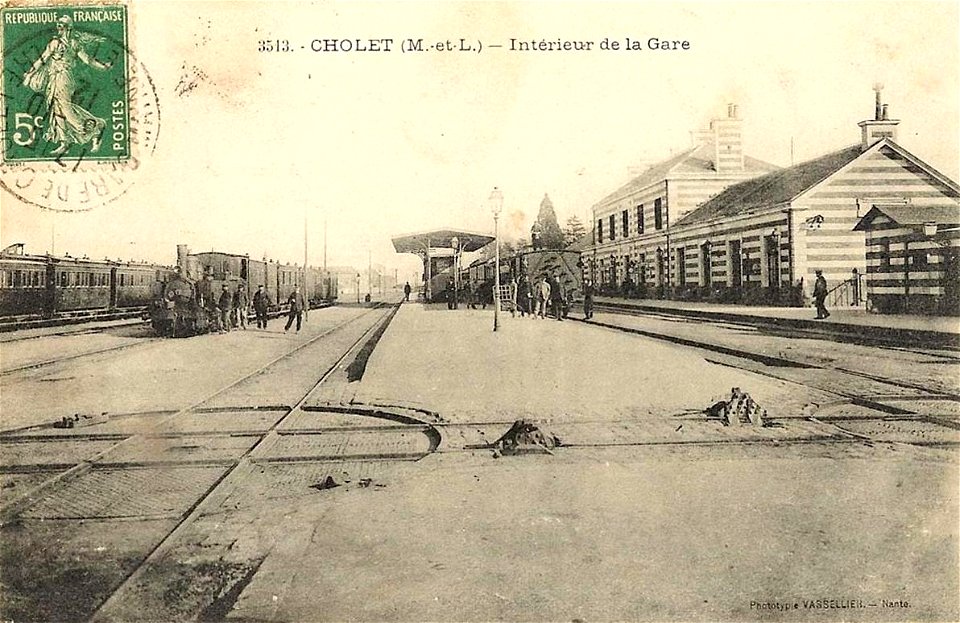 Cholet.Intérieur de ka gare, les quais, vers 1906