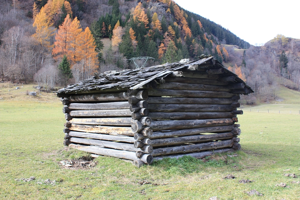 Old Barn in Autumn