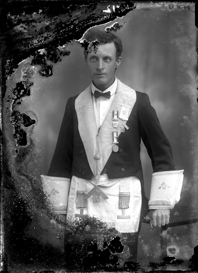 F. B. Shortland (1875-1942), Manager of Kurri Kurri Co-Op Store, Lodge Kurri Kurri,  1914-1915/16