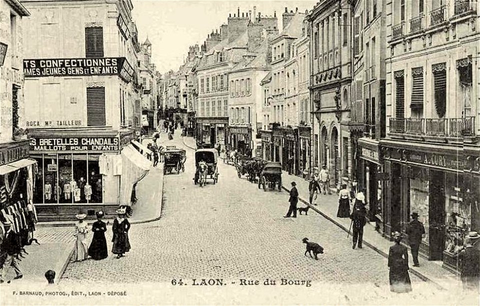 Laon.Rue du Bourg
