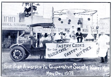 "First Prize awarded to Co-Operative Society, Kurri Kurri, May Day, 1928". photo