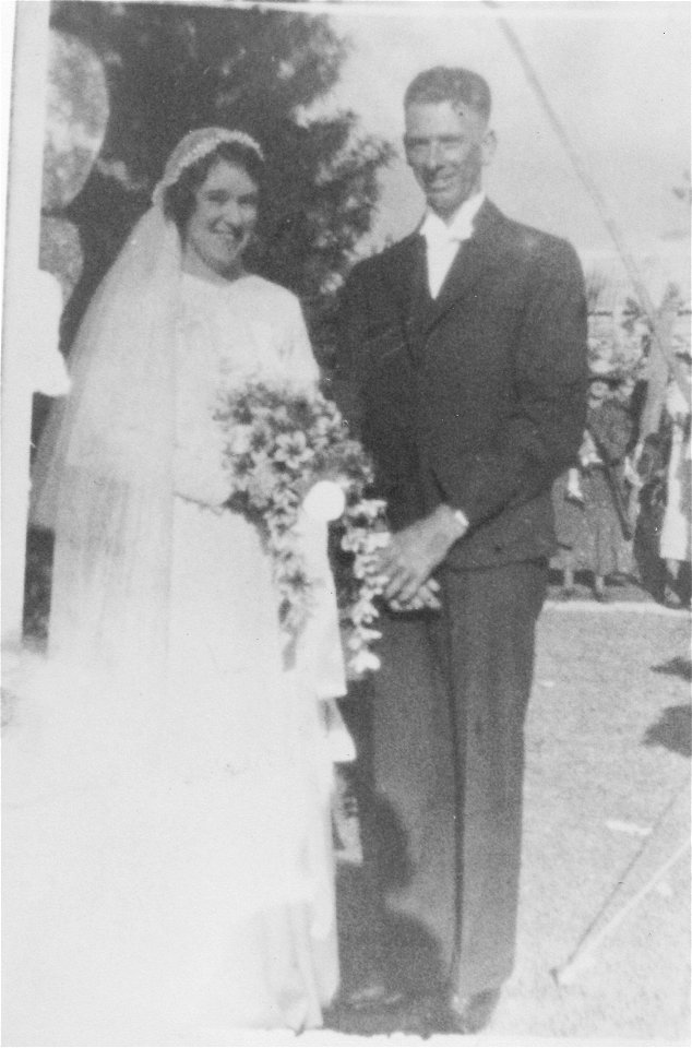Bride and groom, [n.d.] photo