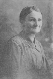 Studio portrait of a lady, [n.d.]