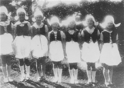 Seven young girls in Dutch costume, [n.d.] photo