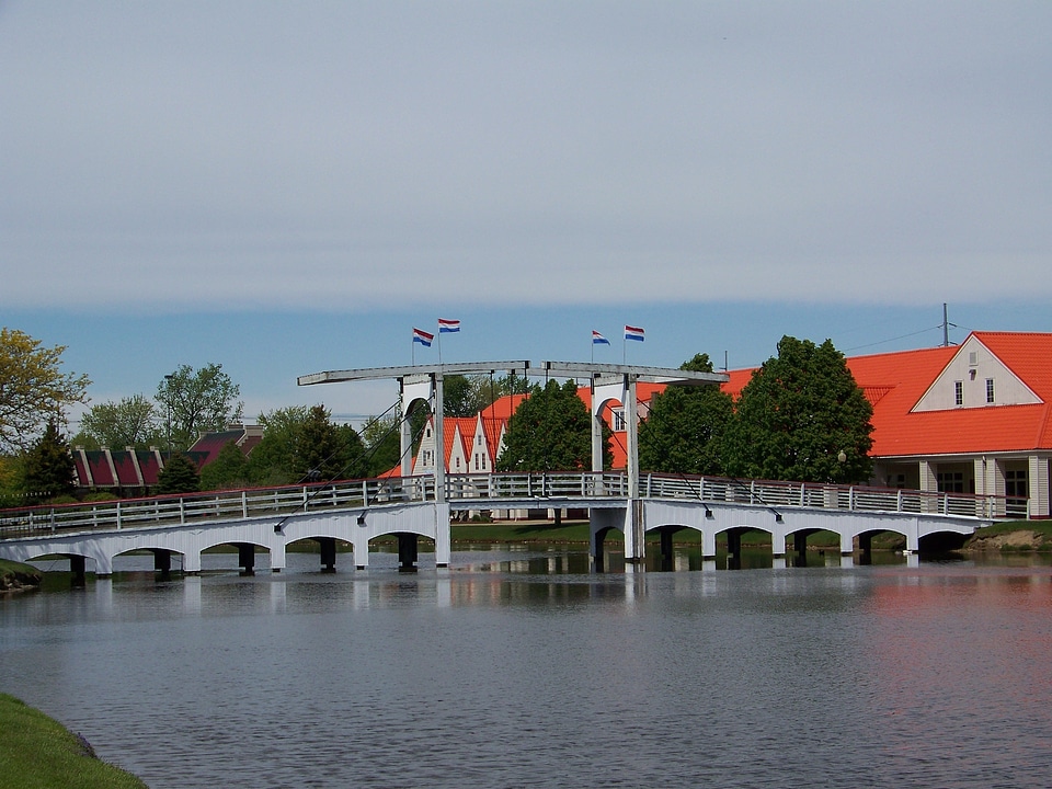 Water bridge architecture