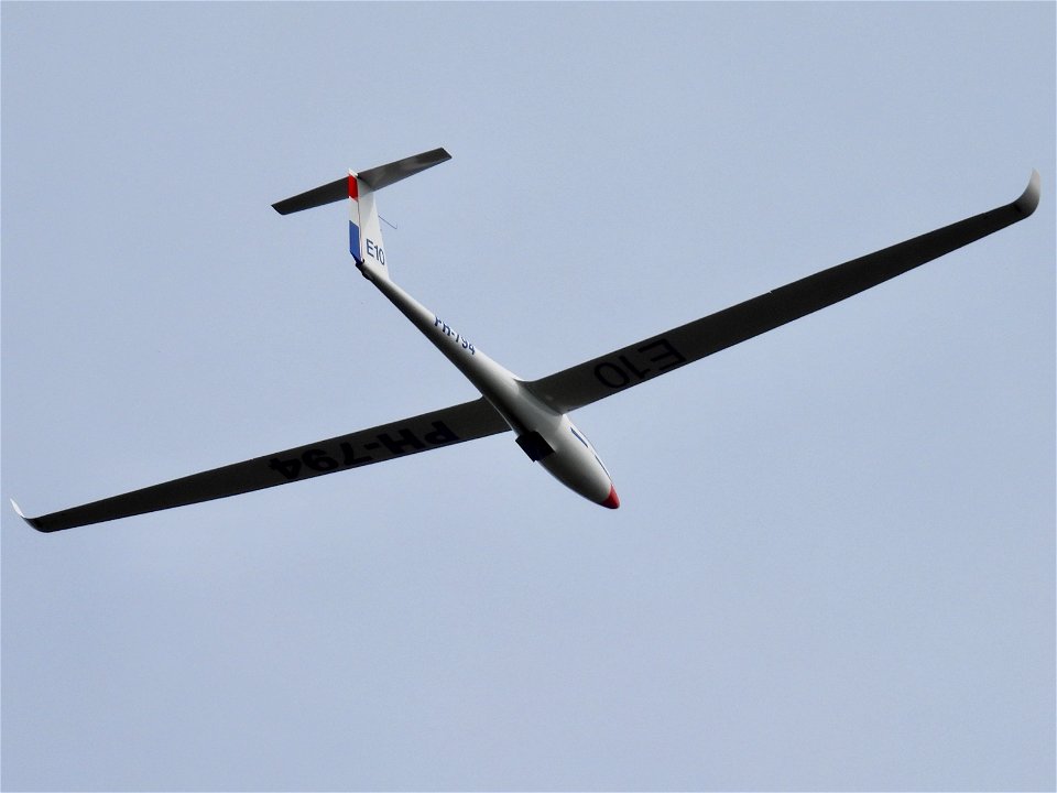 Zweefvliegtuig PH-794