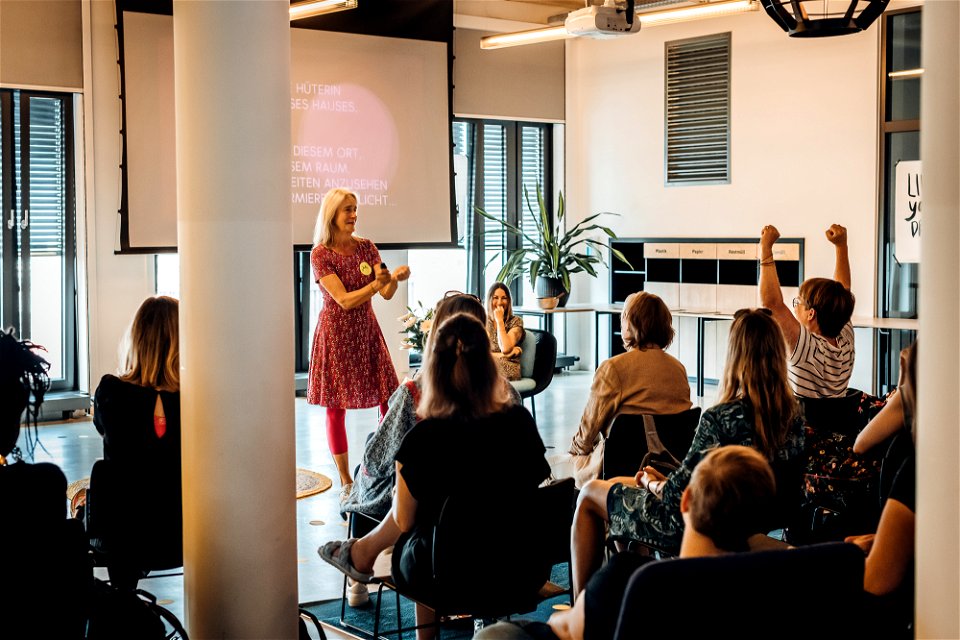 Women's Hub Day 1-290