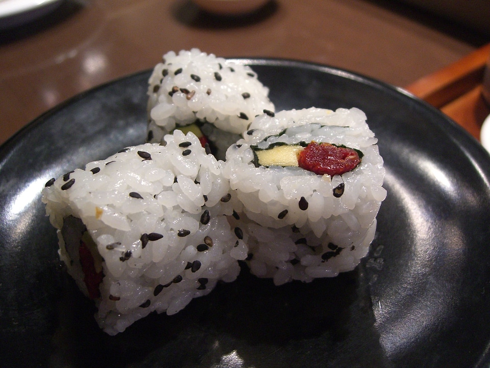 Sundried Tomato and Avocado Sushi Roll