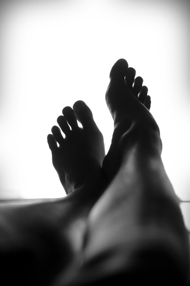 Toes limbs shaved