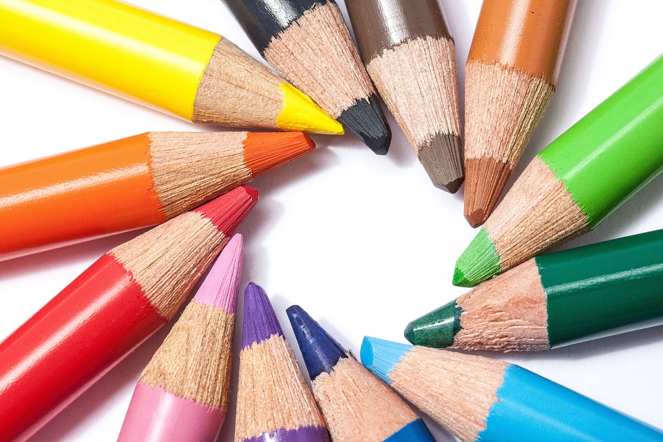 Color circle writing or drawing device colorful