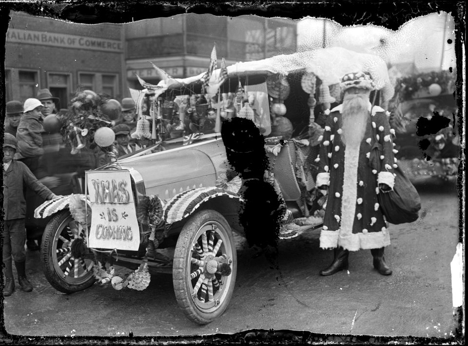 "Xmas is Coming" - Christmas parade, [n.d.]