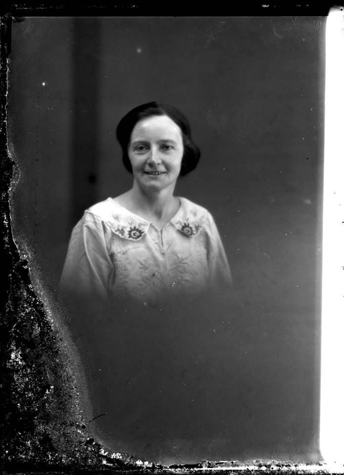 A lady, [n.d.]