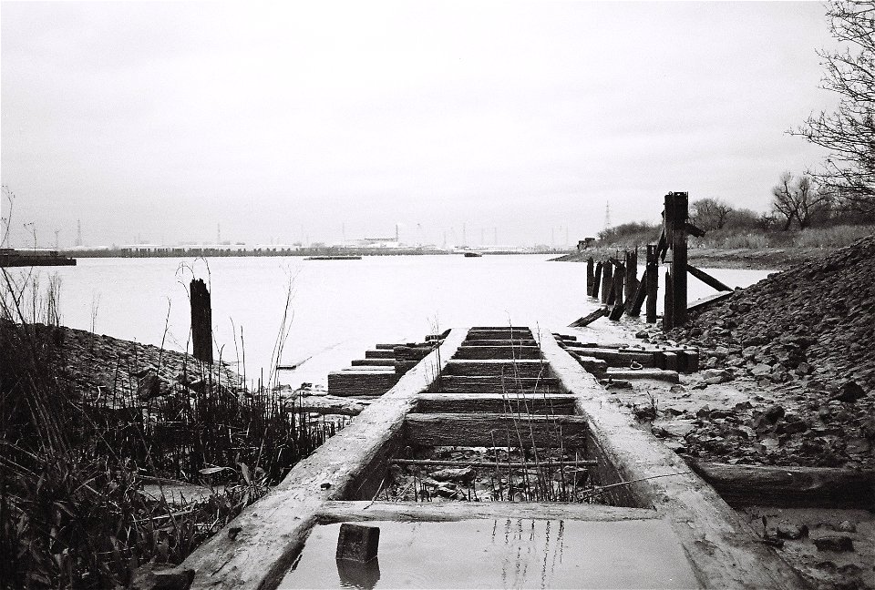 Ramp - Thames Pathway