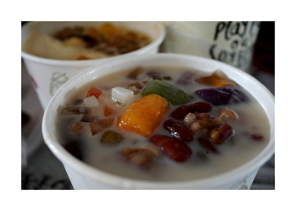 Sweet dessert in a cup (九鲜)