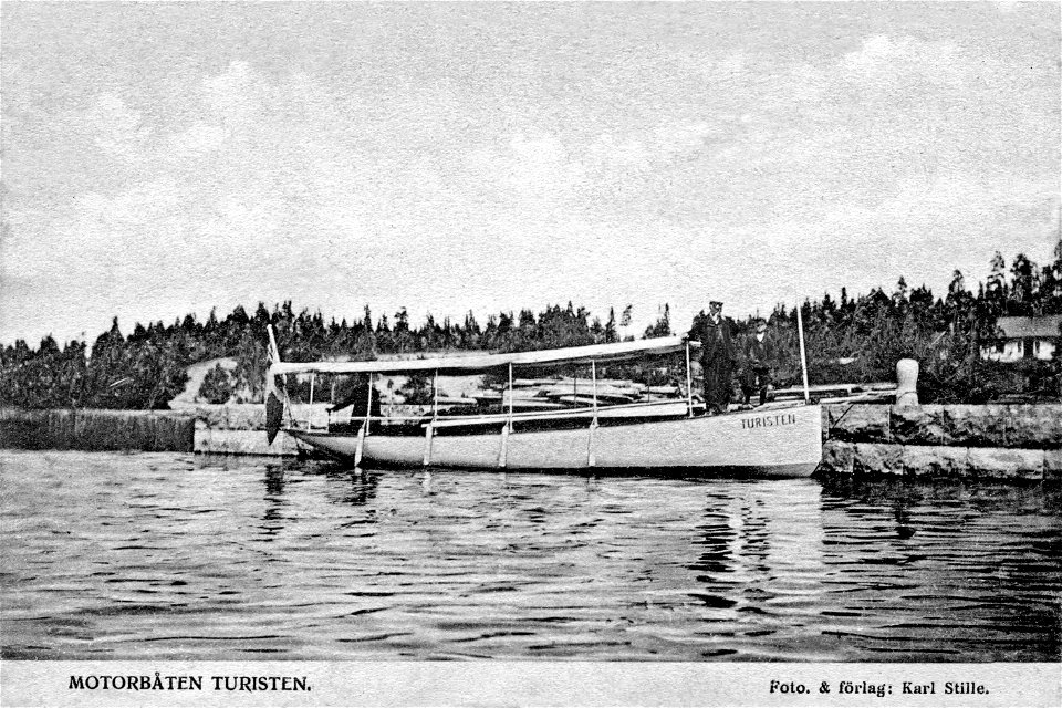 193 Motorbåten Turisten i Tranås hamn