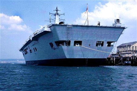 R05 HMS Invincible with new Vulcan Phalanx Gun 1983
