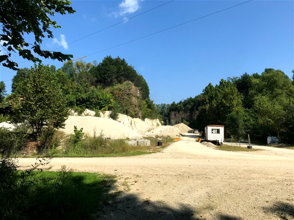 Quarry in Jefferson City-Cotter Dolomite