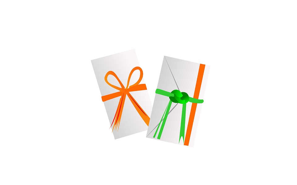 Detailed envelope with bow and ribbon