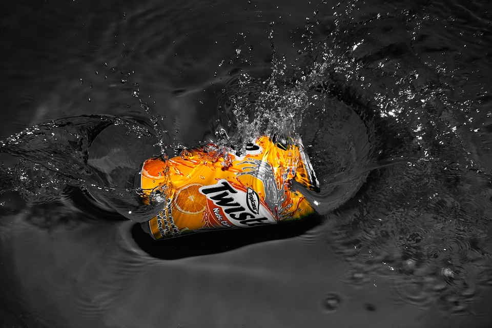 Water bowl product splash