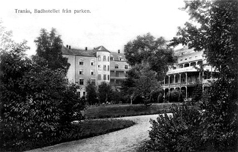 319 Badhotellet sett från parken