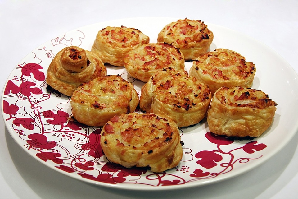Puff pastry snails food eat