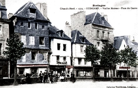 Guingamp, place du centre vers 1910 photo