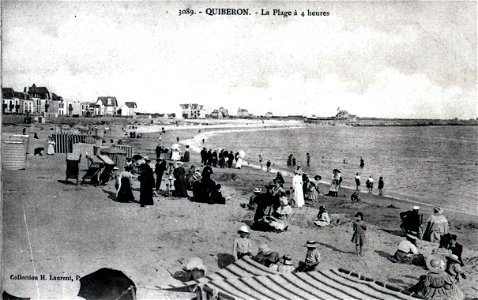 QUIBERON la plage à 4 heures CIRCA 1900