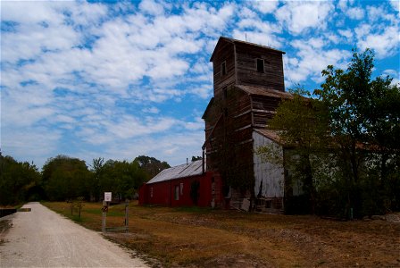 Barn and Grain Bins