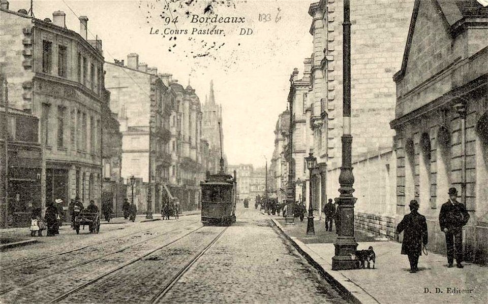 Bordeaux.Cours Pasteur et tramway
