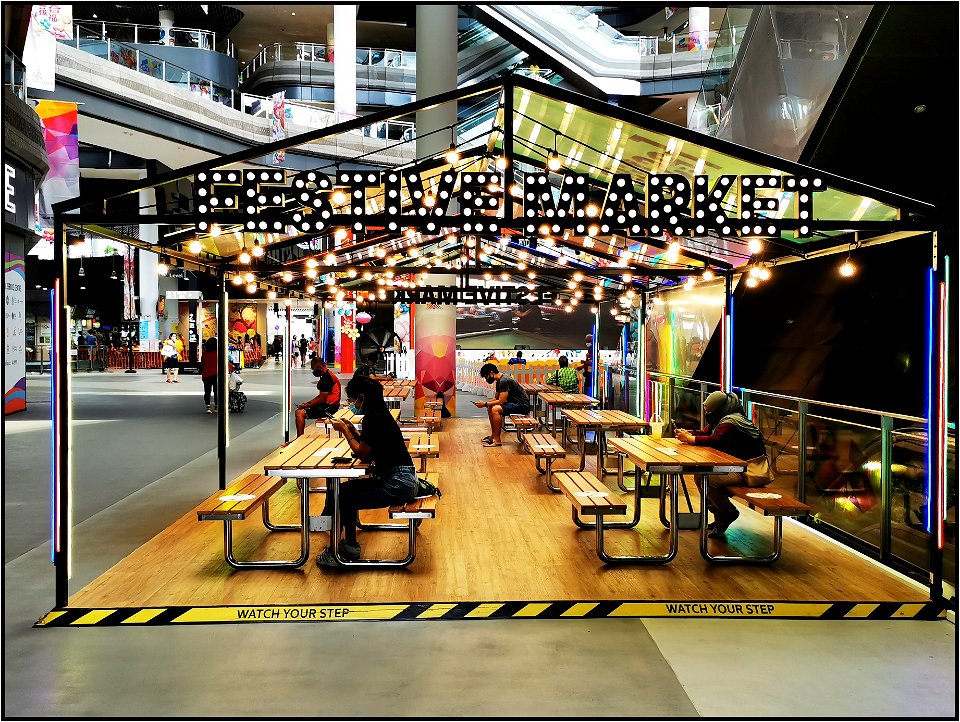 Tampines Hub - waiting and resting area