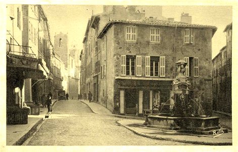 Aix-en-Provence.Place des Tanneurs