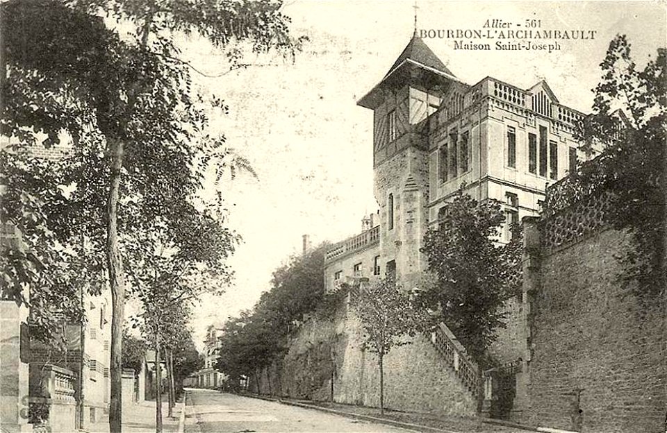 Bourbon-Larchambault.Maison Saint-Joseph