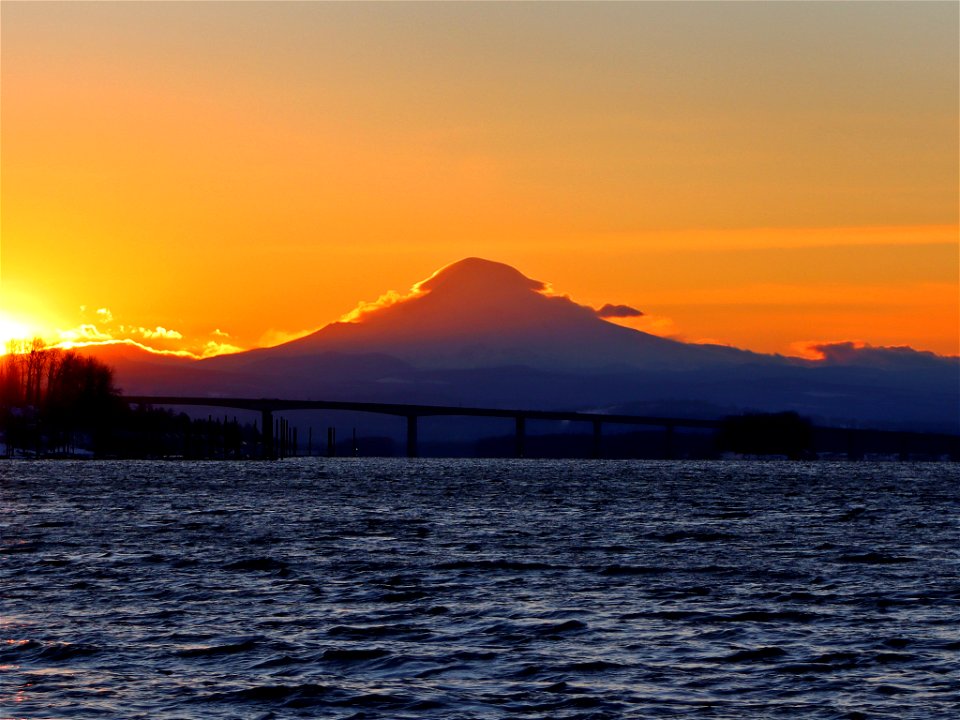 Sunrise at Columbia River in WA