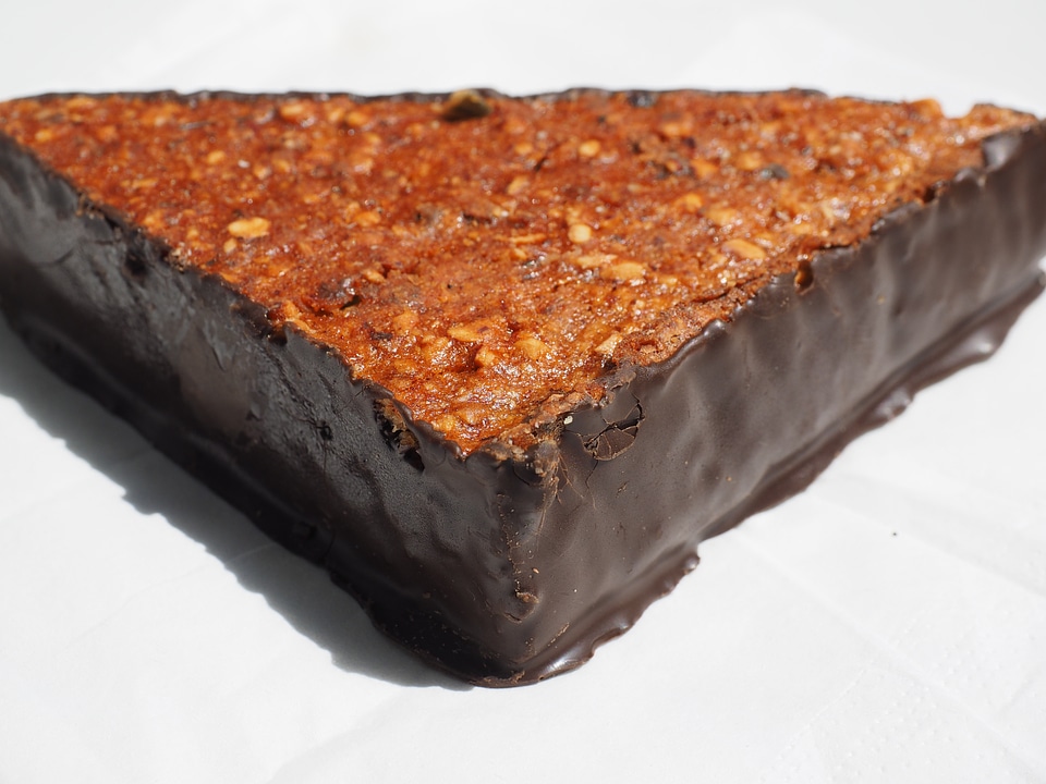 Triangular chocolate nibble