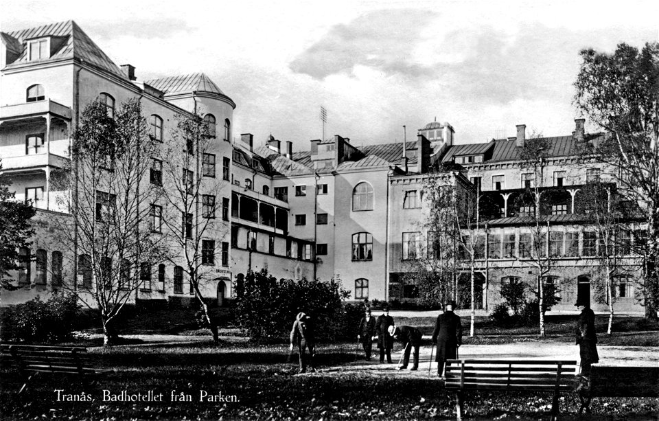 371 Badhotellet (krocket spelande herrar) 1921