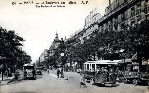 PARIS Le boulevard des Italiens CIRCA 1910 photo