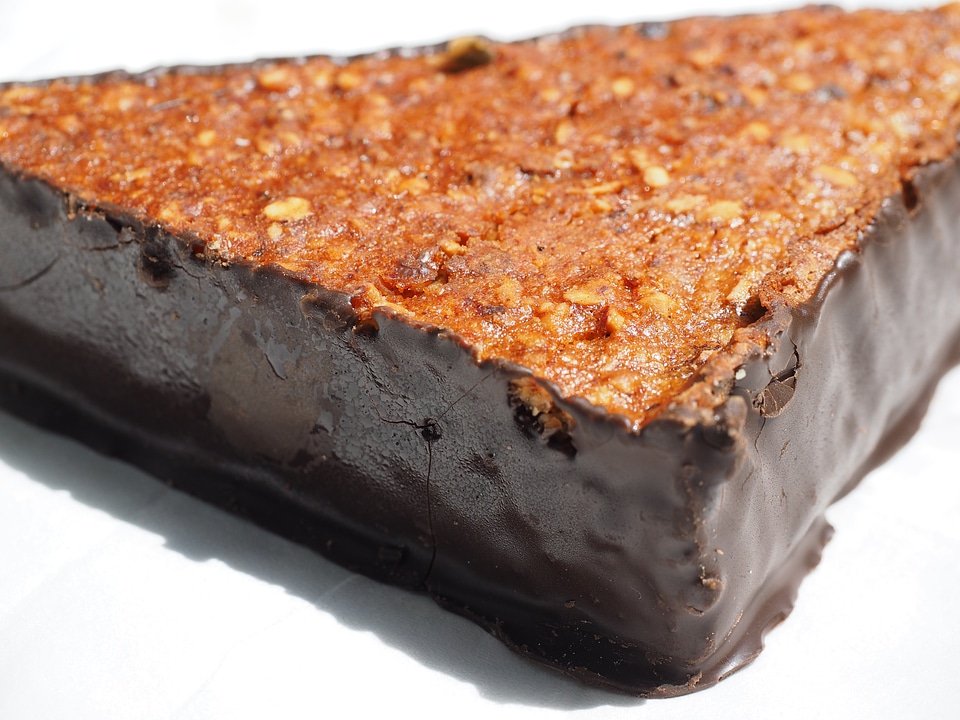 Triangular chocolate nibble