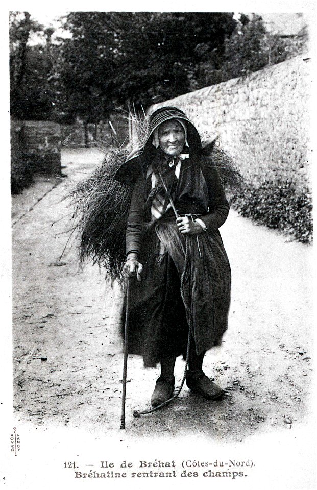 BREHAT Paysanne bretonne vers 1900