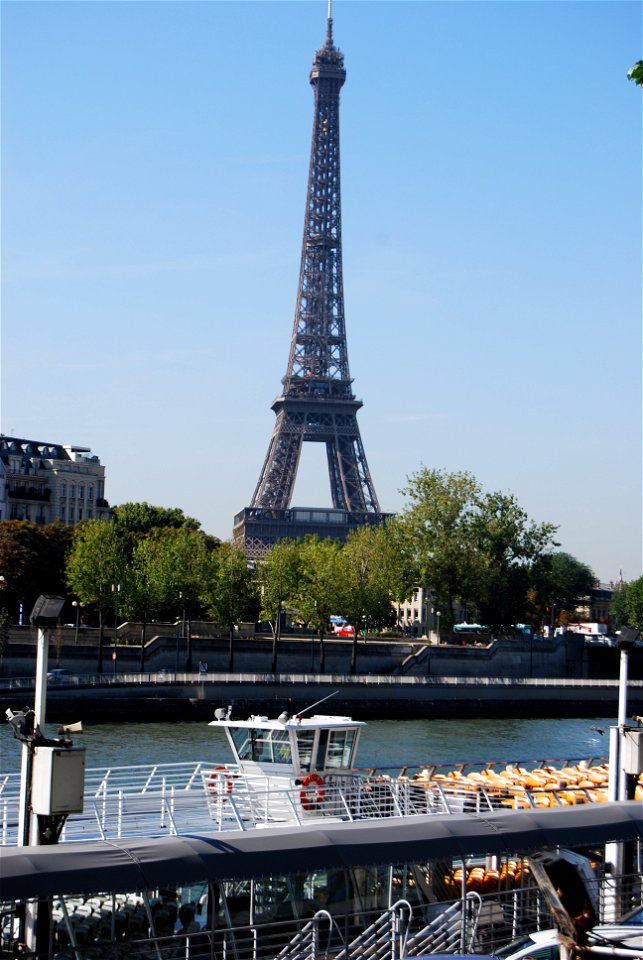 Eiffel Tower from Sienne Riverbank