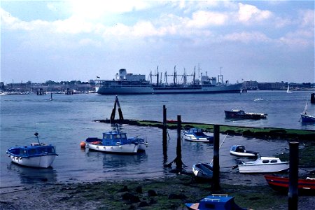 A122 RFA Olwen, Portsmouth 1983 photo