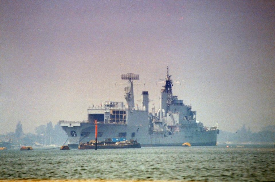 C20 HMS Tiger, Portsmouth 1986