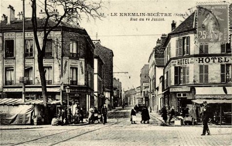 Le Kremlin-Bicêtre.Rue du 14-Juillet