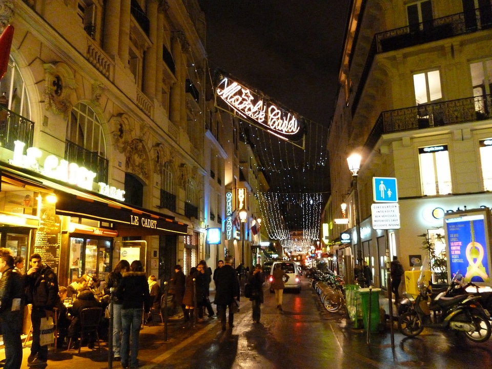 Cadet Street, District 9th, Christmas at night