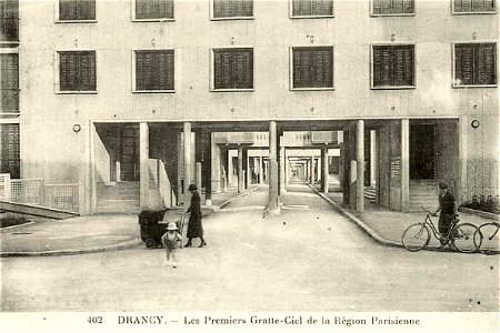 Drancy.Les premiers gratte-ciel de la région parisienne.Entrée