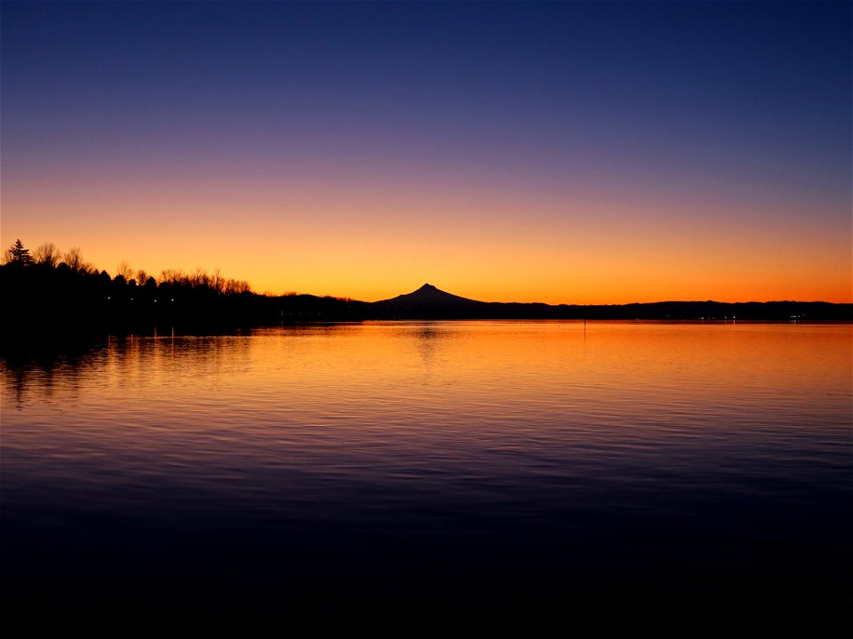 Sunrise at Columbia River in WA