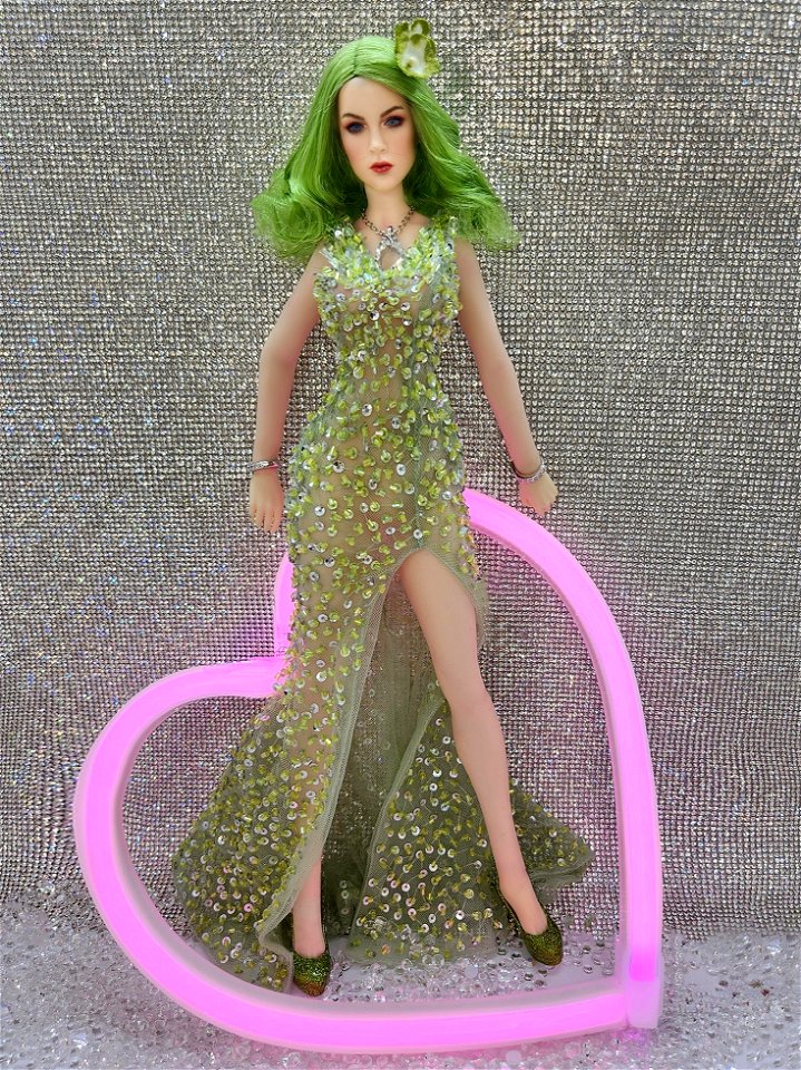 Pretty In Green