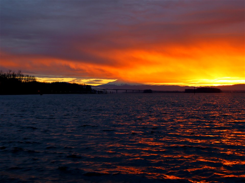 Sunrise at Columbia River in WA