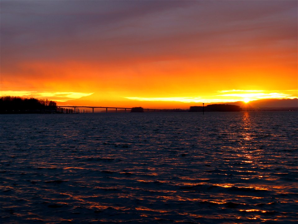 Sunrise at Columbia River in WA