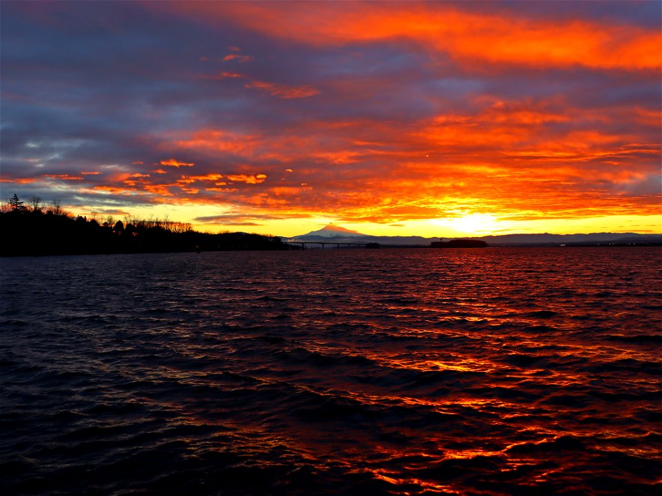 Sunrise at Columbia River in WA