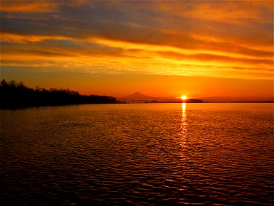 Sunrise at Columbia River in WA